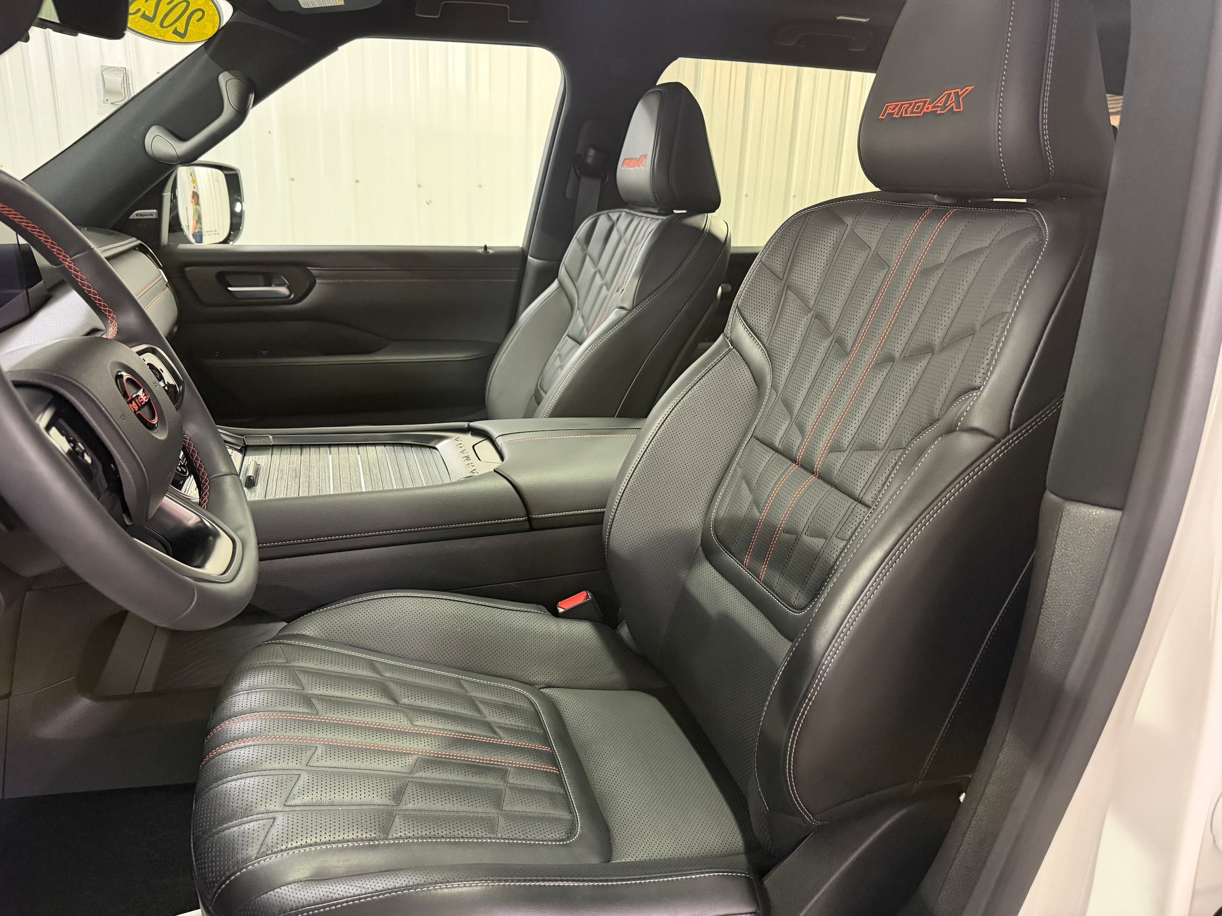 Used 2025 Nissan Armada PRO-4X AWD/4WD image 14