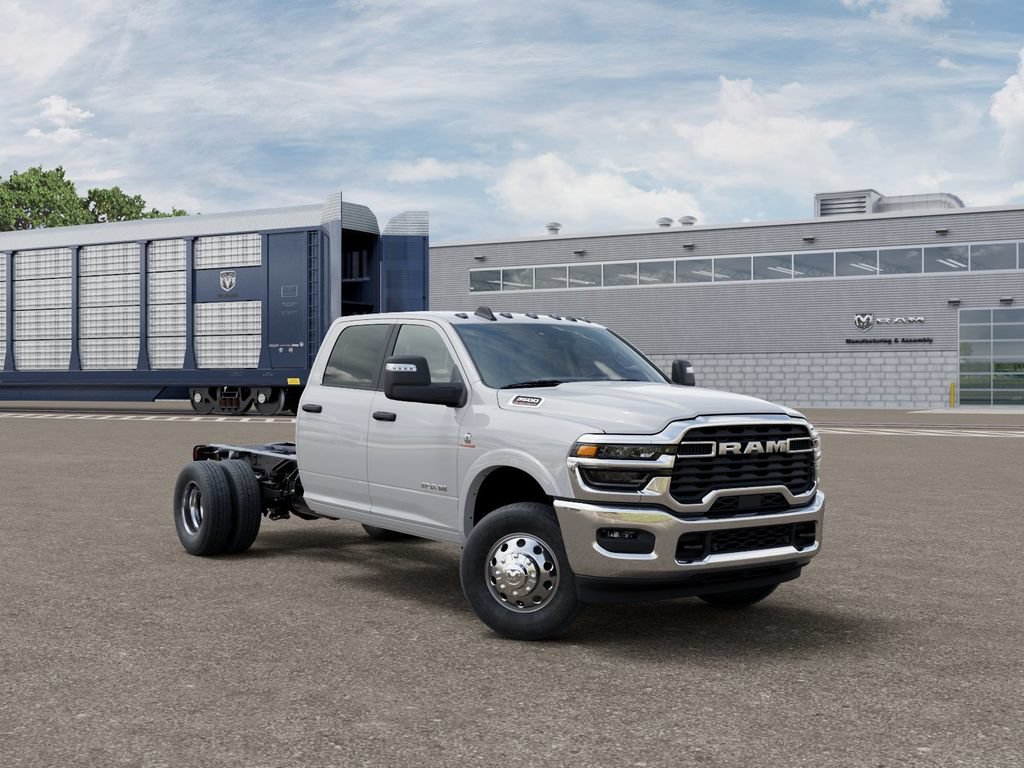 New 2025 RAM 3500 Big Horn AWD/4WD image 5