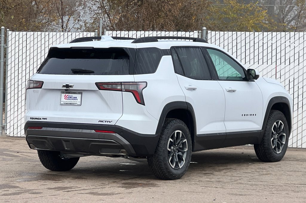 New 2026 Chevrolet Equinox ACTIV image 4