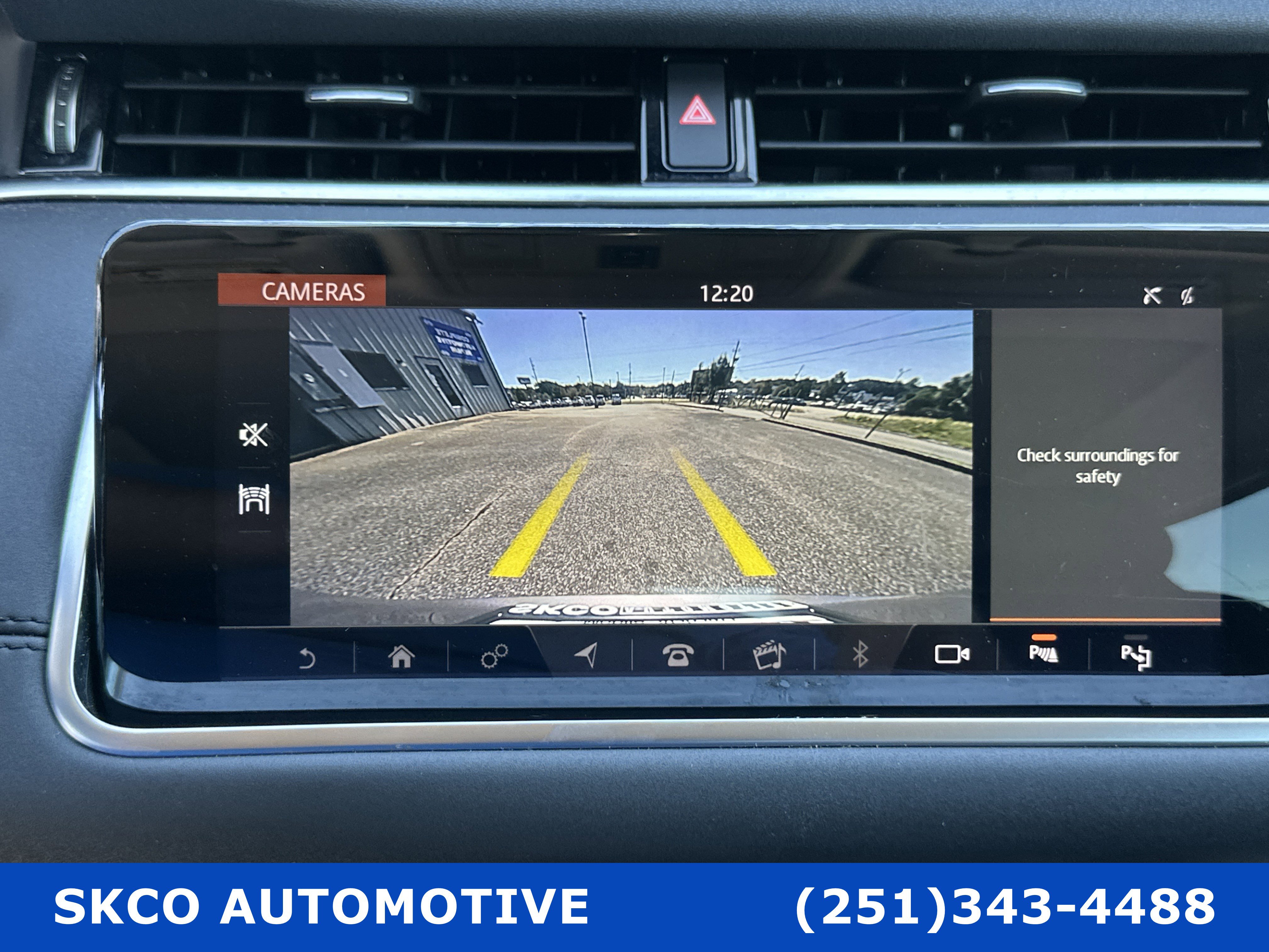 Used 2020 Land Rover Range Rover Evoque SE image 17