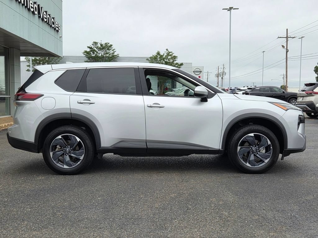 Used 2025 Nissan Rogue SV FWD image 7