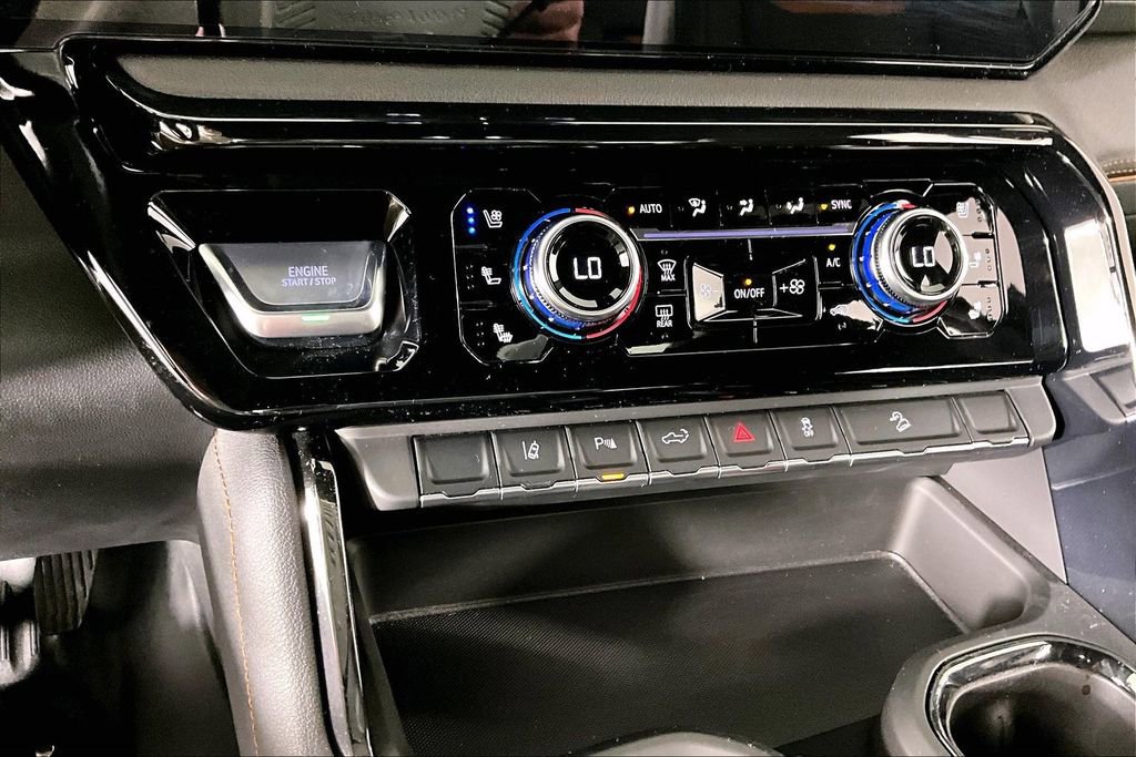 Certified 2025 GMC Sierra 2500 AT4 w/ AT4 Premium Plus Package image 16