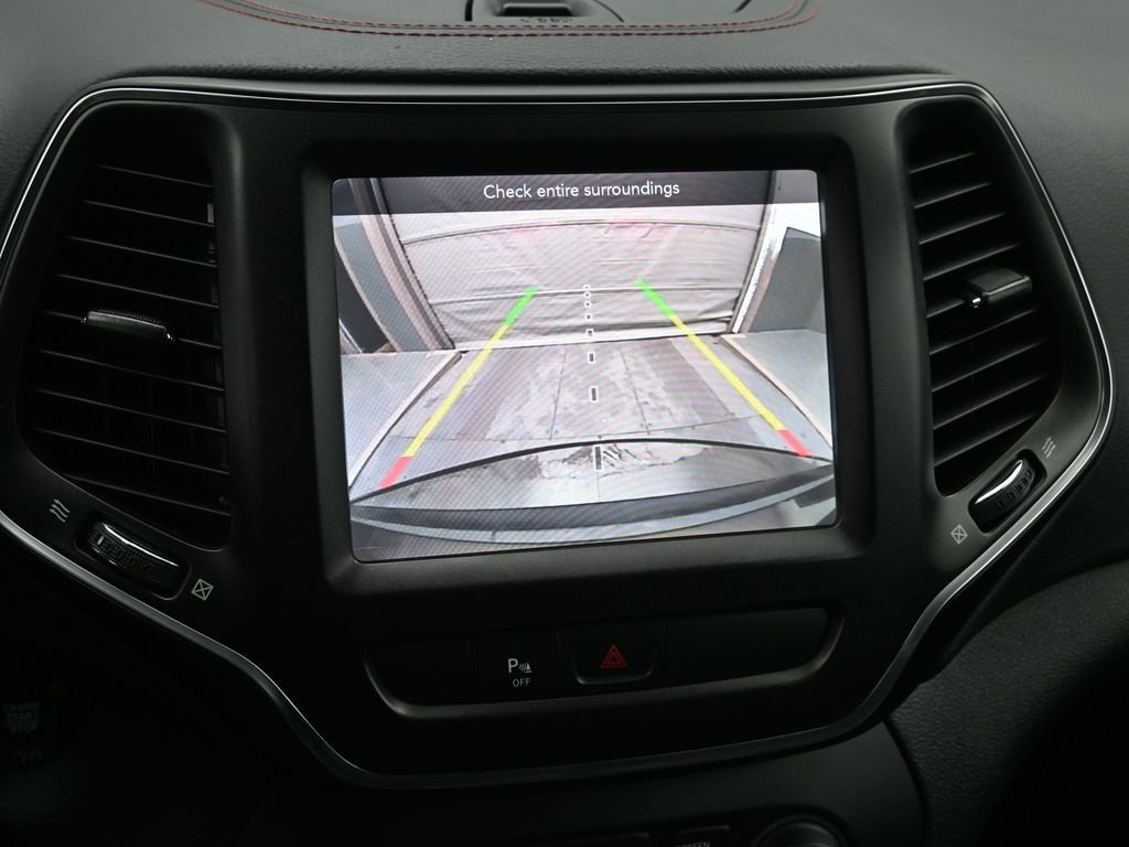 Used 2020 Jeep Cherokee Trailhawk w/ Comfort/Convenience Group image 14