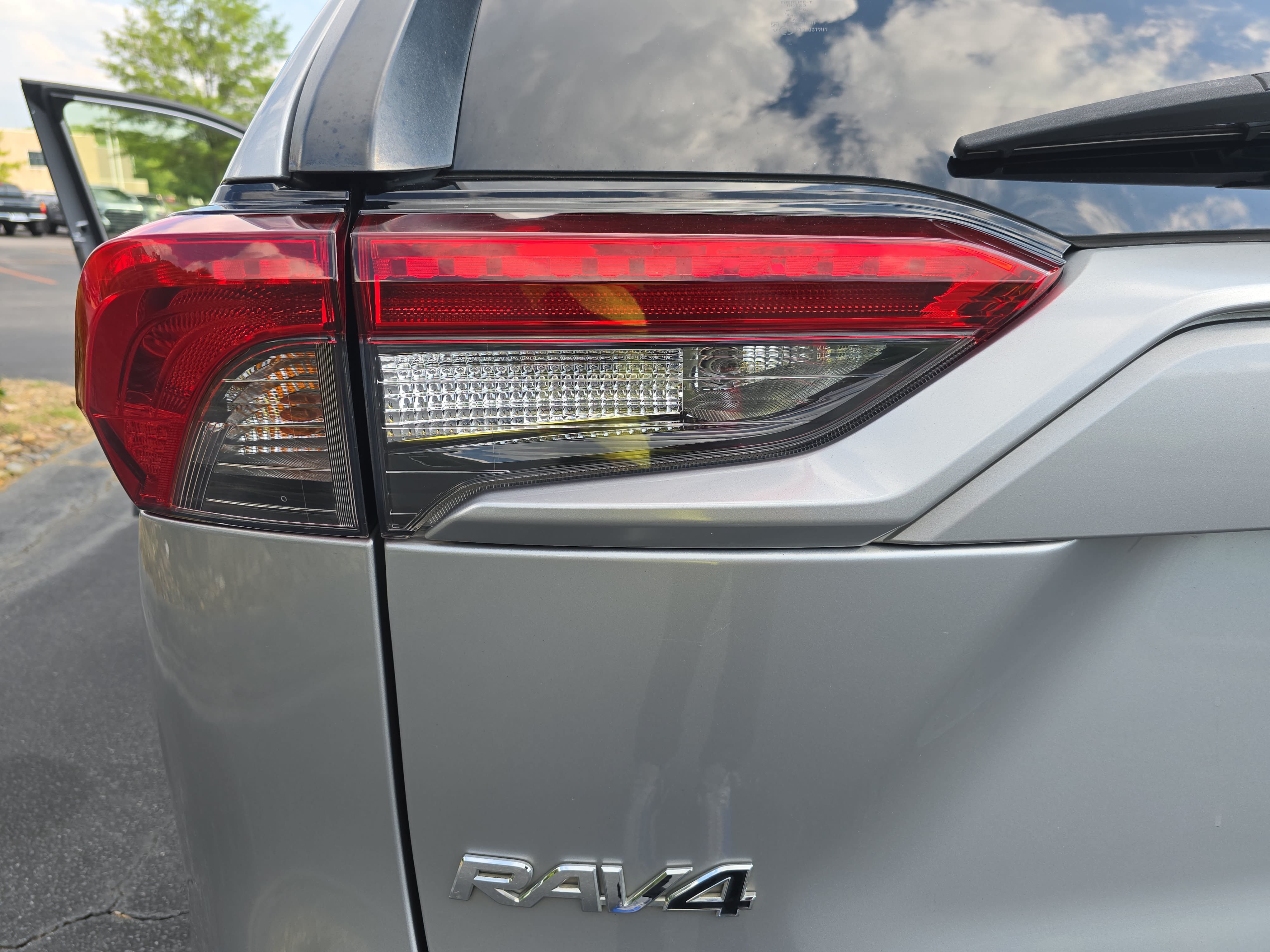 Used 2019 Toyota RAV4 XLE Premium w/ Advanced Technology Package FWD image 35