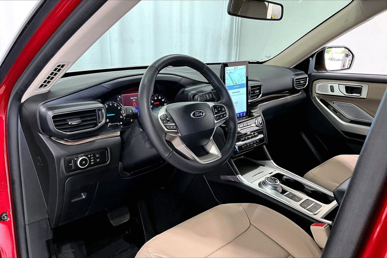 Certified 2024 Ford Explorer Limited w/ Limited Technology Package image 14