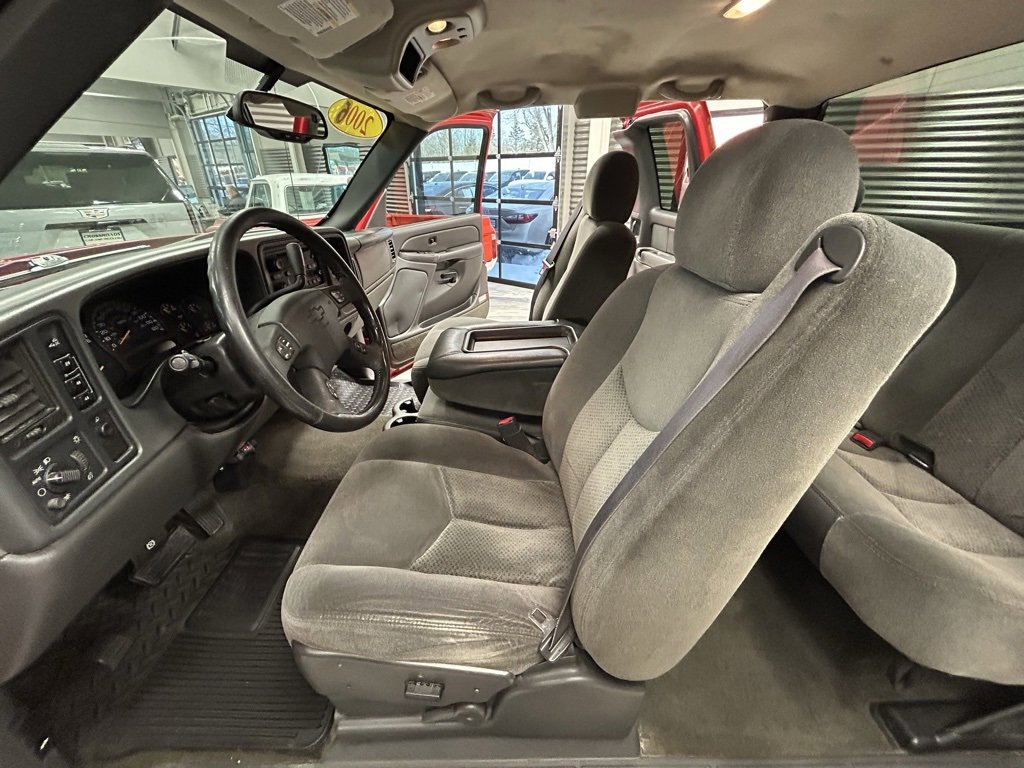 Used 2005 Chevrolet Silverado 2500 LS image 50