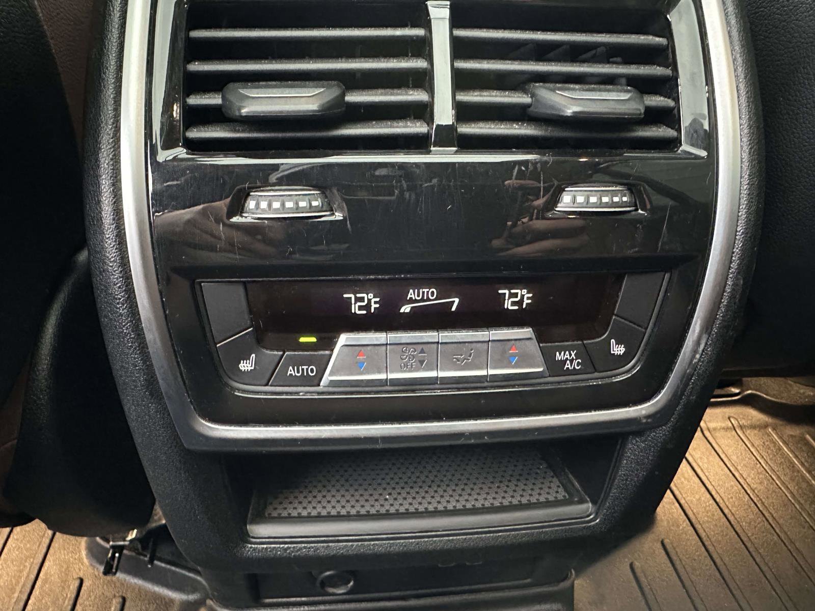 Used 2022 BMW X7 xDrive40i w/ Premium Package image 13
