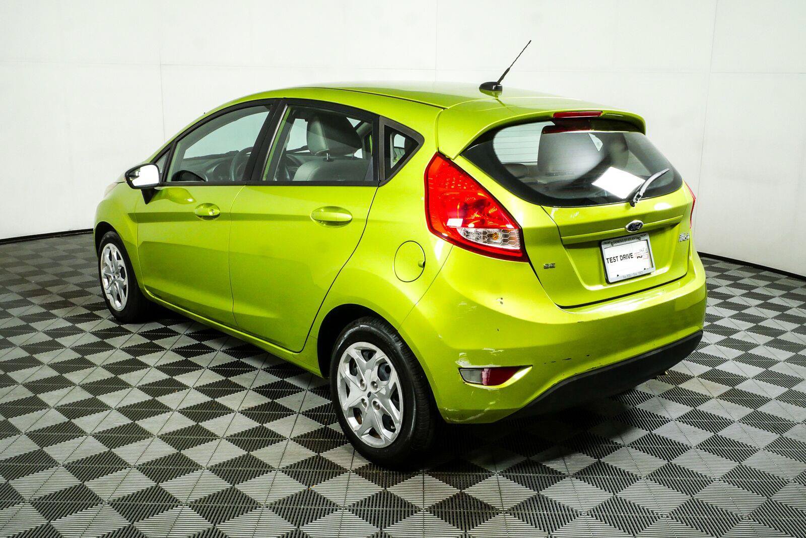 Used 2013 Ford Fiesta SE FWD image 26