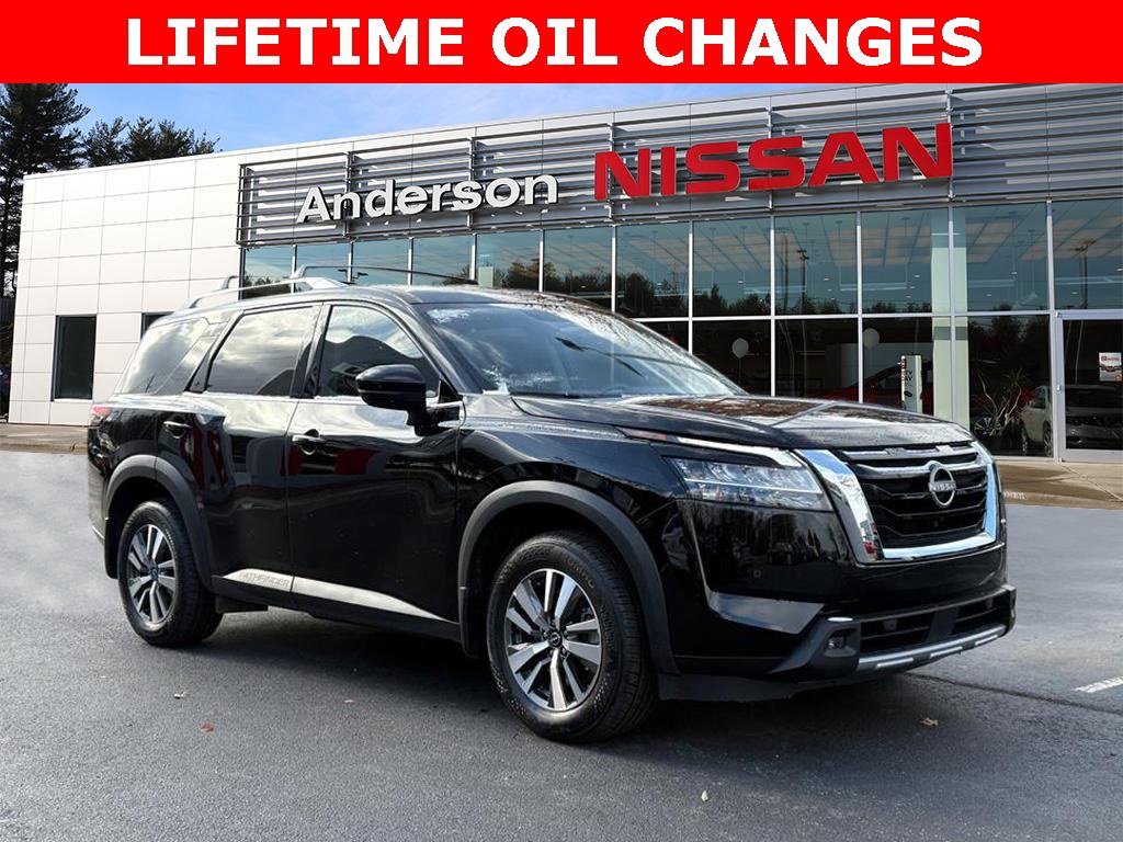 Used 2024 Nissan Pathfinder SL image 1