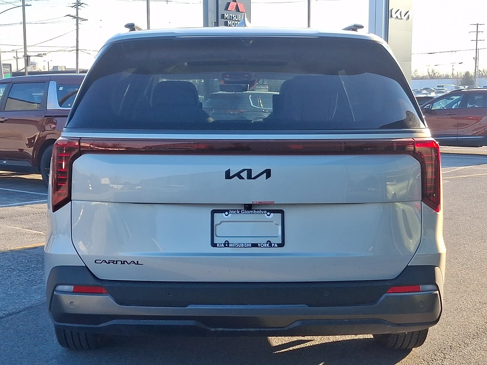 New 2025 Kia Carnival SX Prestige FWD image 6