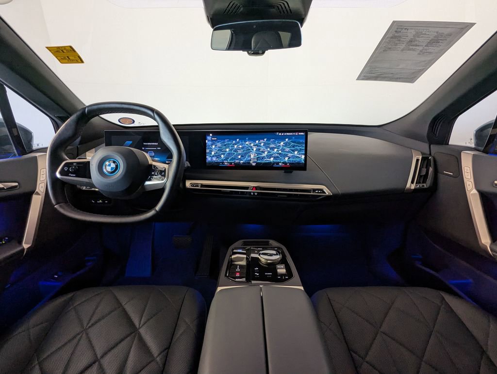 Used 2023 BMW iX xDrive50 w/ Convenience Package image 5