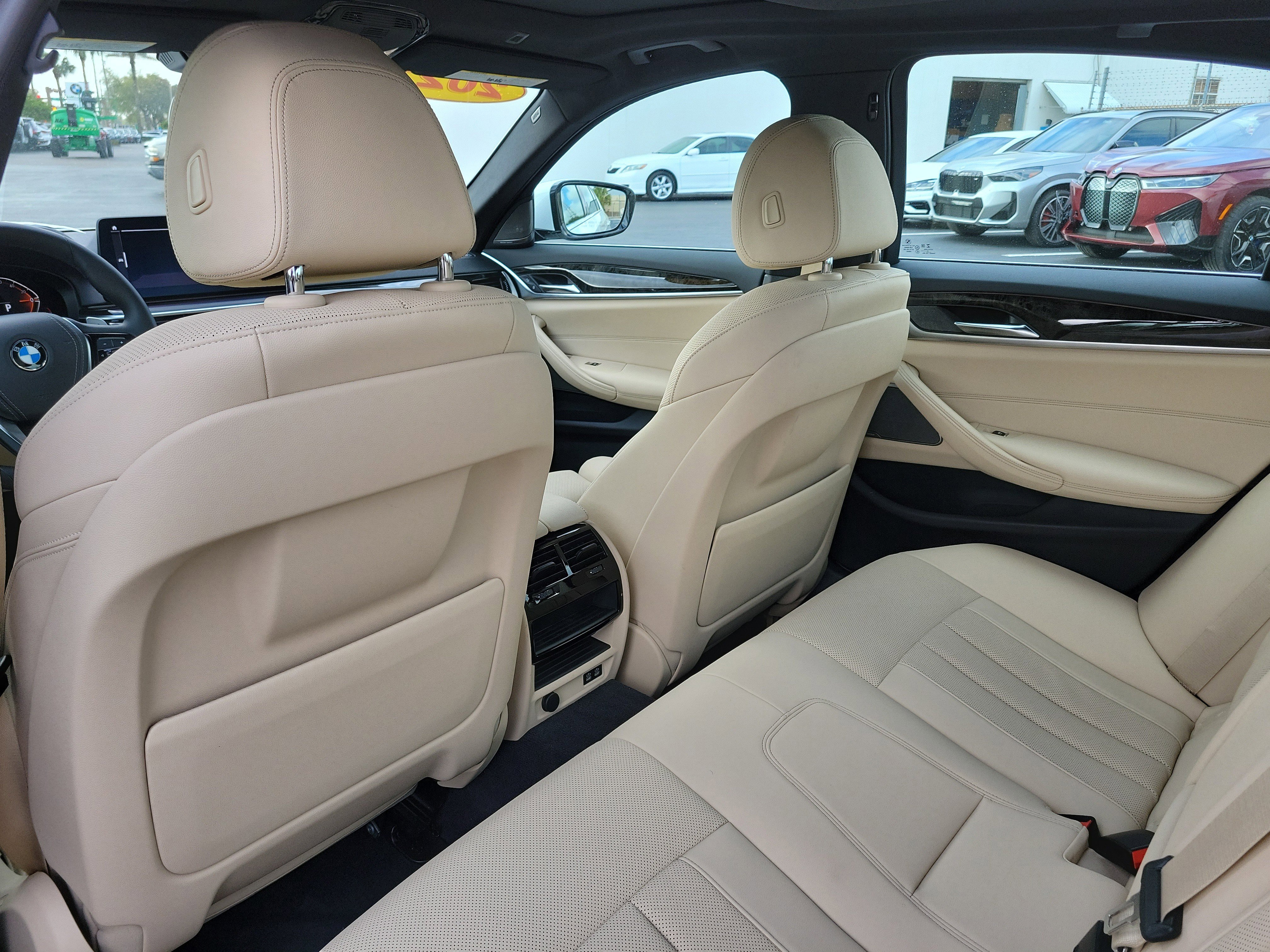 Used 2022 BMW 540i w/ Premium Package image 11