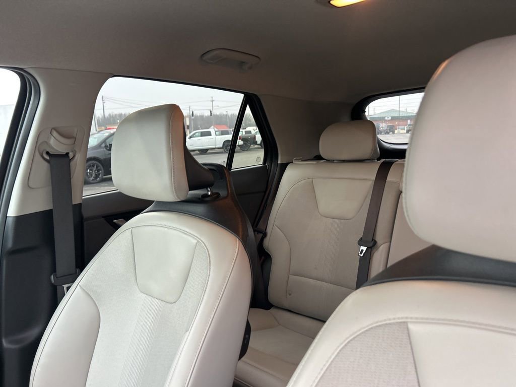 Used 2023 Kia Niro EX image 12