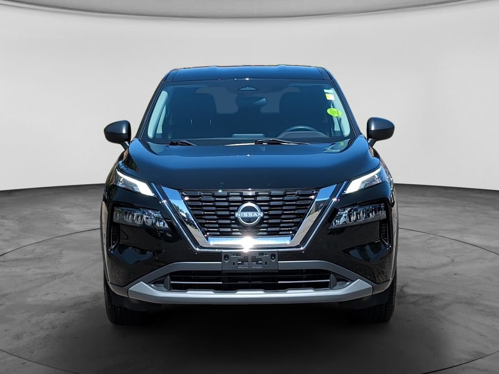 Used 2023 Nissan Rogue S AWD/4WD image 2