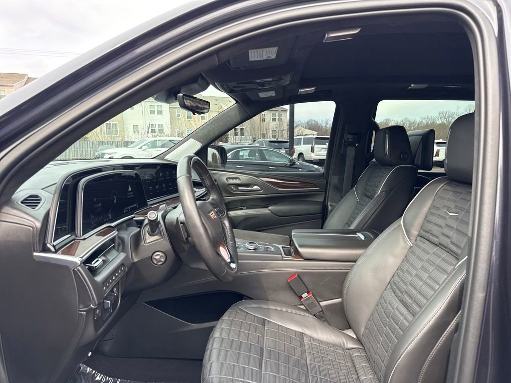 Certified 2023 Cadillac Escalade Sport Platinum image 3