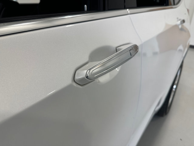 Certified 2024 Cadillac XT6 Luxury w/ LPO, Floor Liner Package AWD/4WD image 9