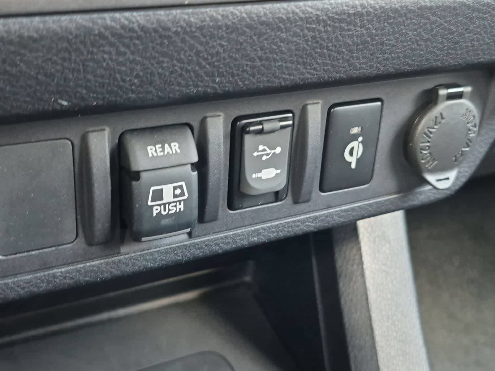 Used 2019 Toyota Tacoma TRD Off-Road AWD/4WD image 31