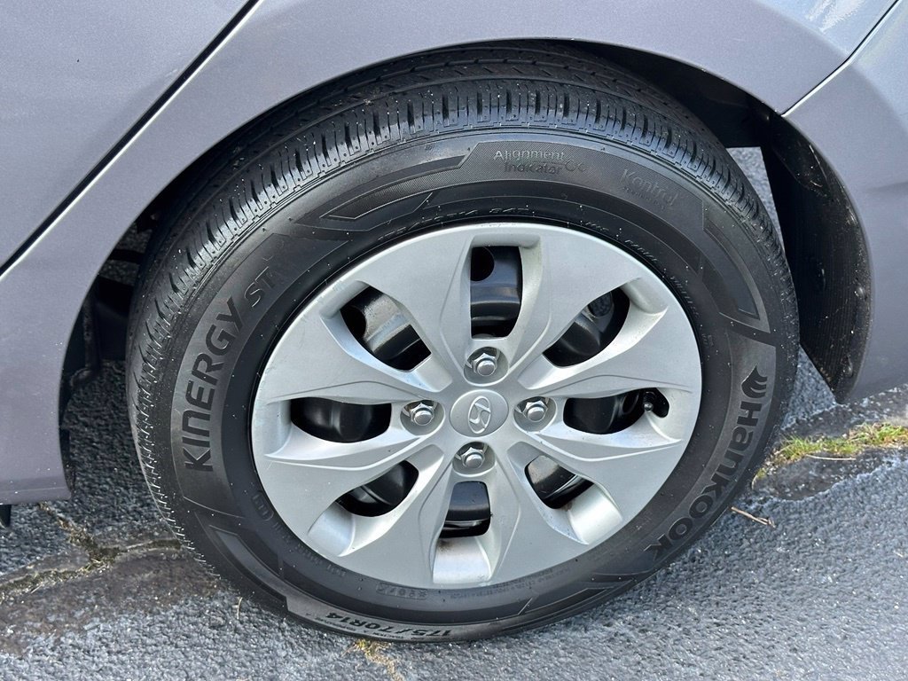 Used 2016 Hyundai Accent SE FWD image 30
