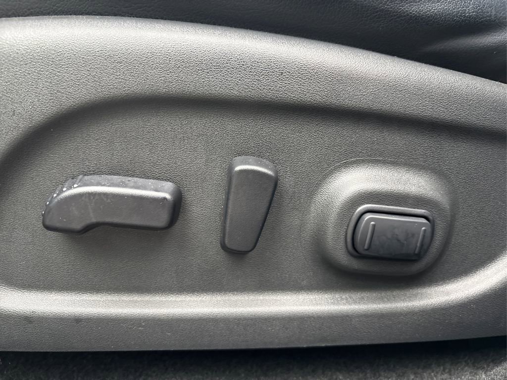 Used 2019 Nissan Pathfinder Platinum image 44