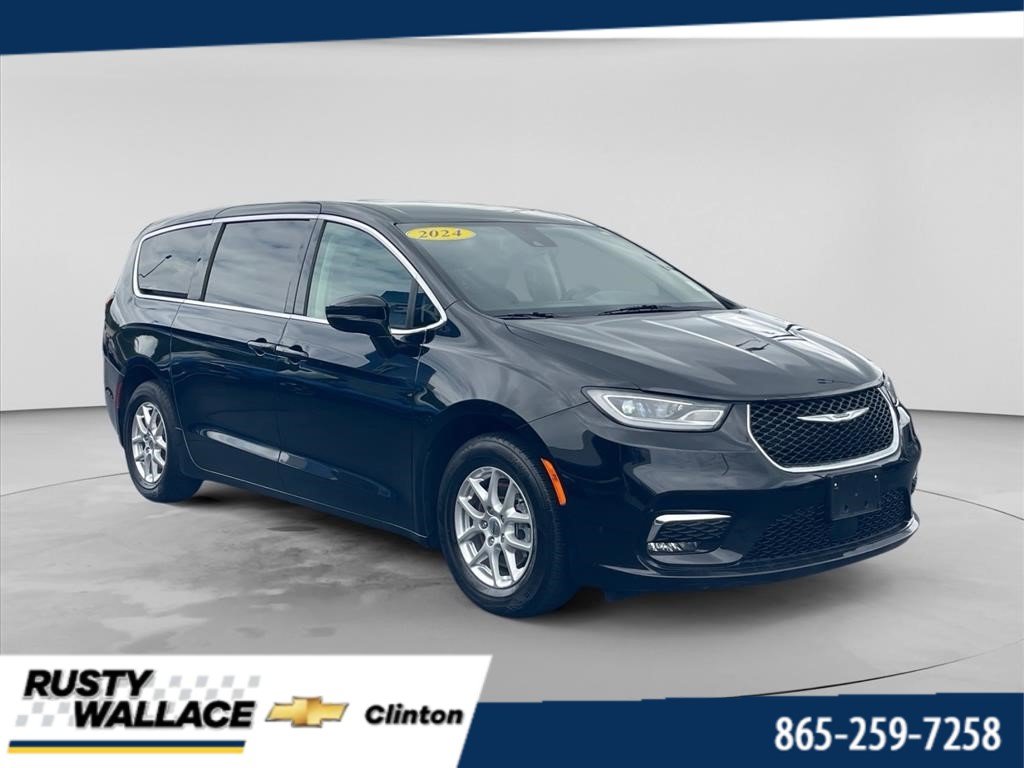 Used 2024 Chrysler Pacifica Touring-L FWD image 1