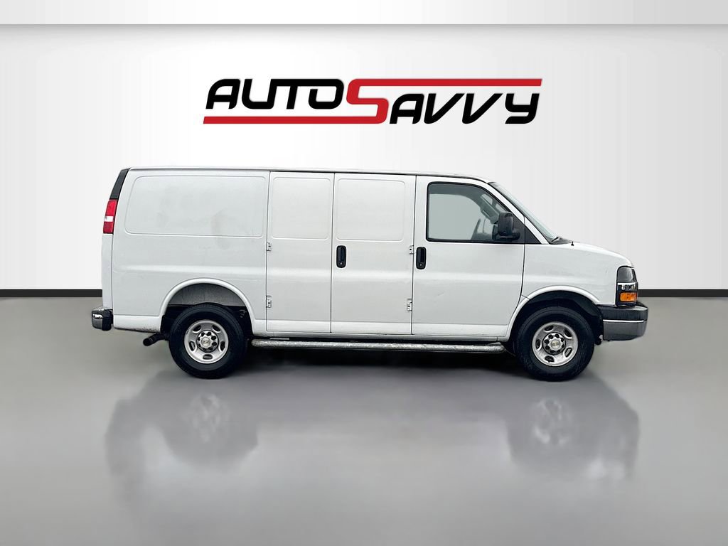 Used 2025 Chevrolet Express 2500 w/ Driver Convenience Package RWD image 8