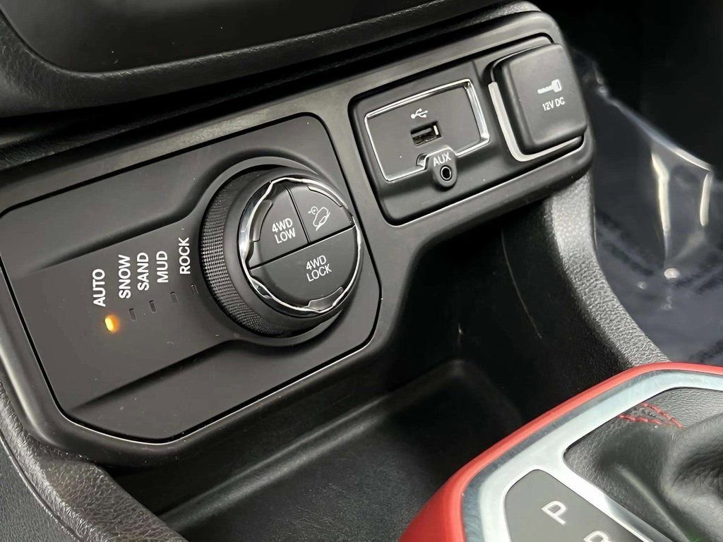 Used 2019 Jeep Renegade Trailhawk w/ Cold Weather Group II image 25