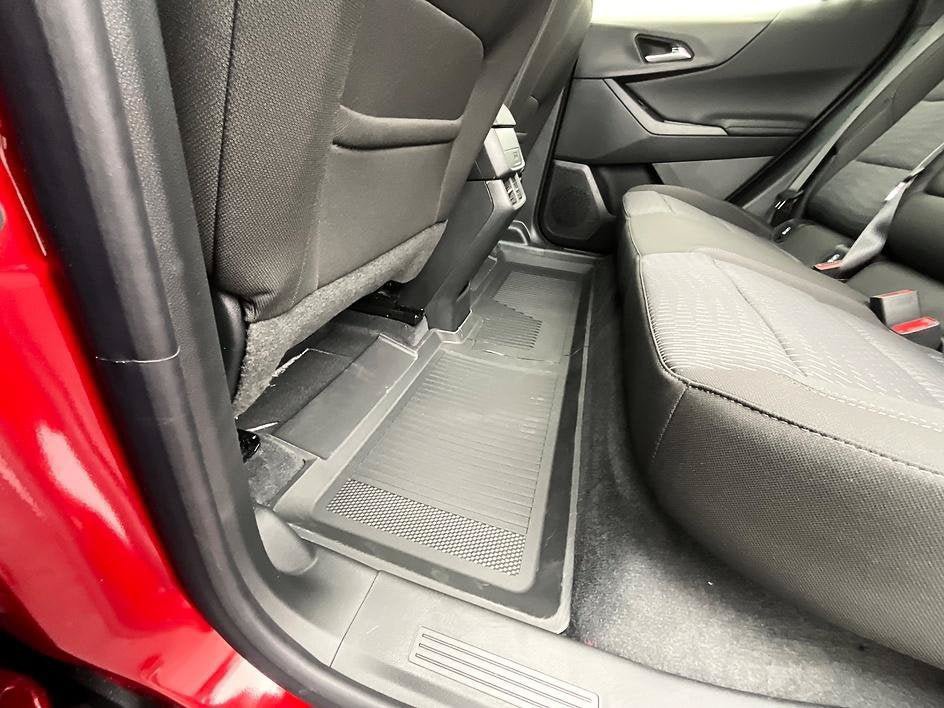 New 2027 Chevrolet Equinox LT w/ Midnight Edition FWD image 30