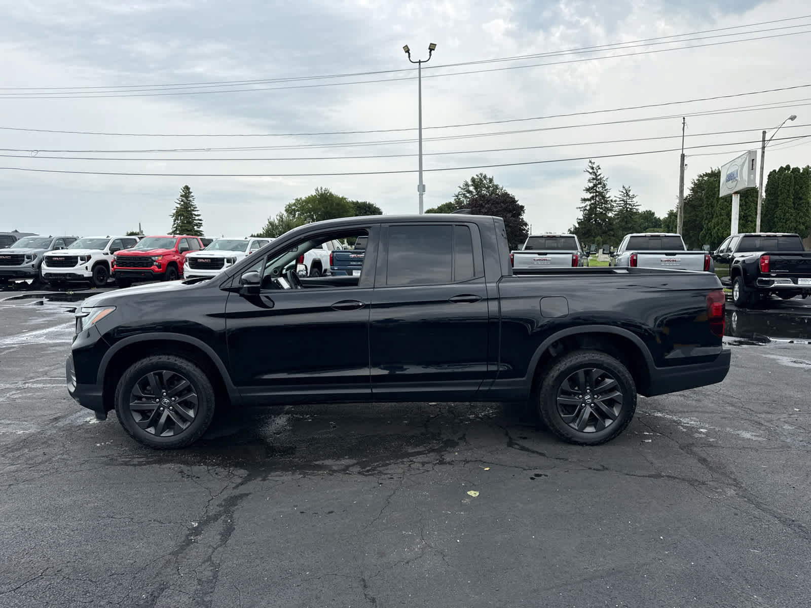 Used 2023 Honda Ridgeline Sport image 2