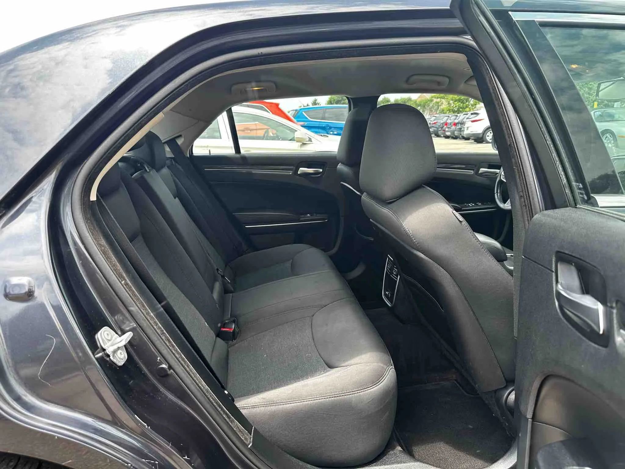 Used 2018 Chrysler 300 Touring w/ Driver Convenience Group image 45