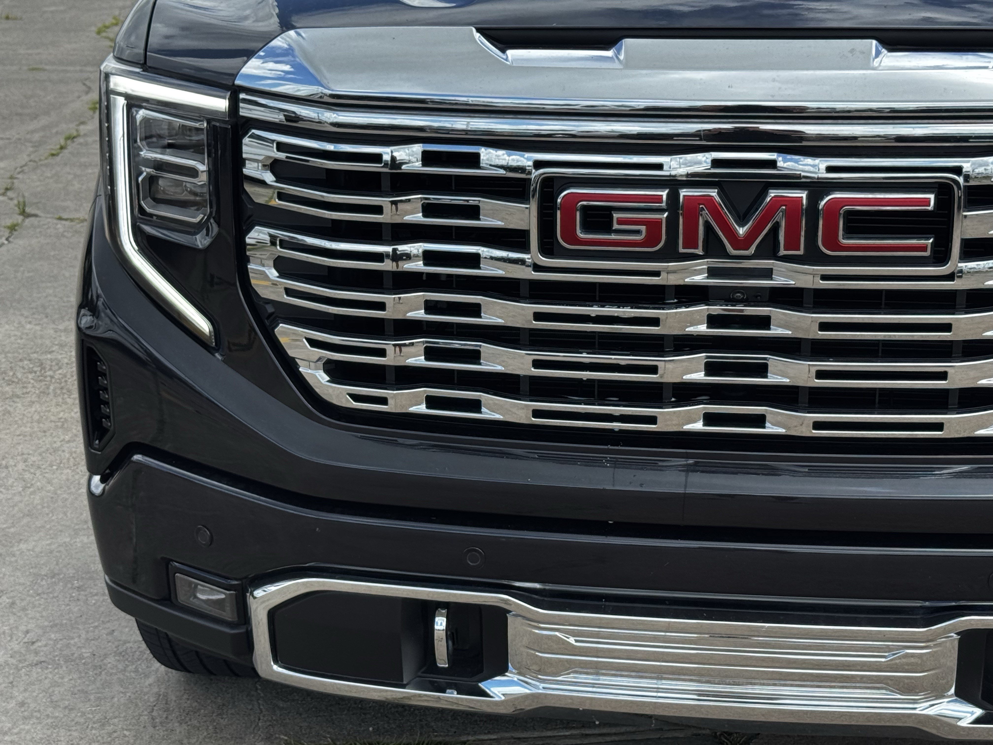 Used 2025 GMC Sierra 1500 Denali w/ Denali Reserve Package AWD/4WD image 6