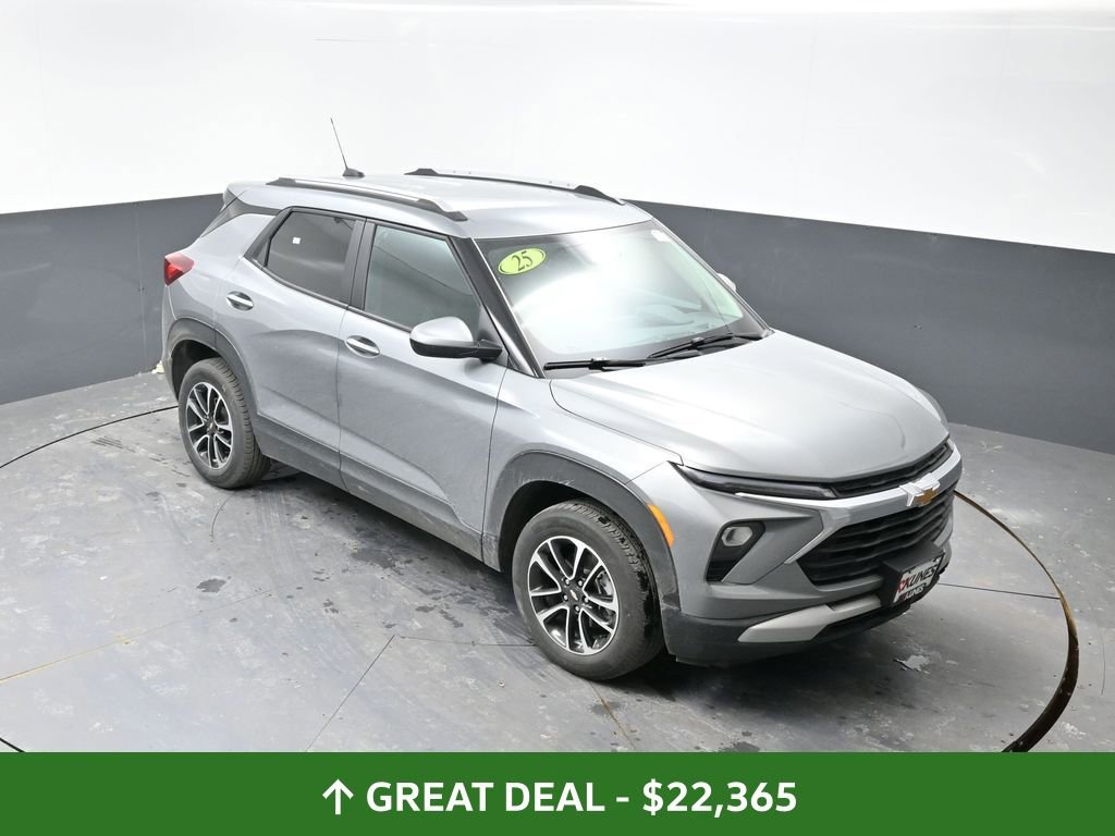 Used 2025 Chevrolet TrailBlazer LT w/ Driver Confidence Package image 18
