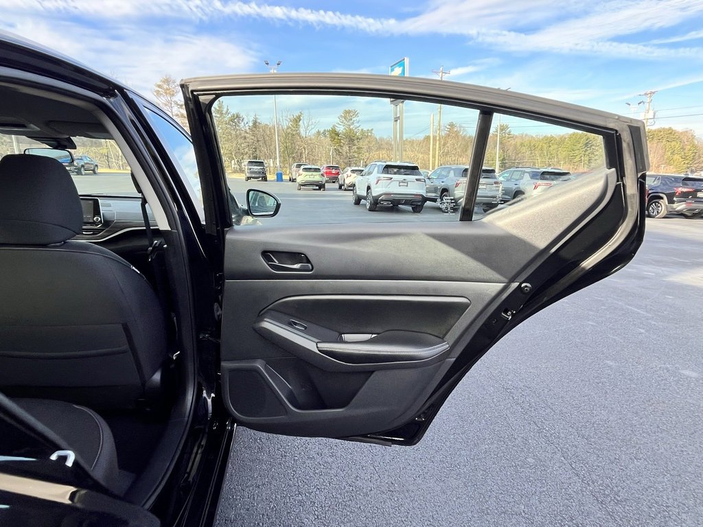 Used 2024 Nissan Altima 2.5 SV image 16