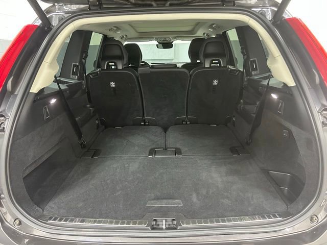 Used 2023 Volvo XC90 B6 Plus image 8