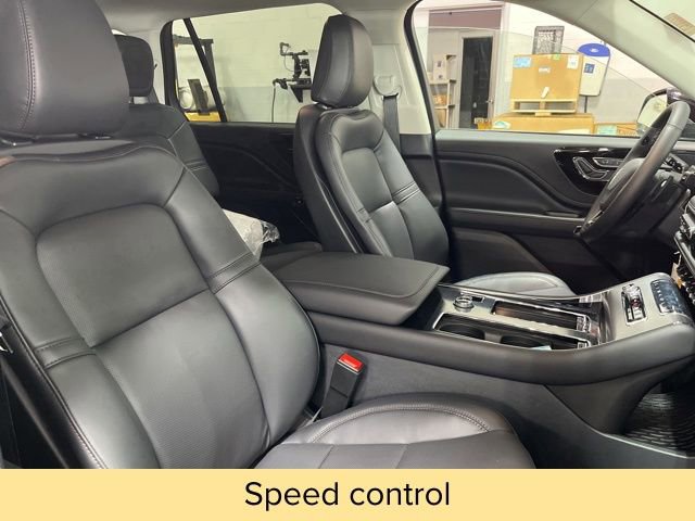 New 2026 Lincoln Aviator AWD image 25