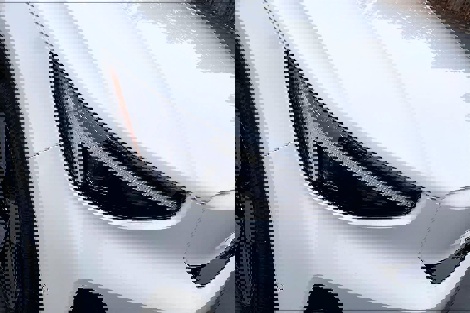 New 2026 Volvo EX40 Plus w/ Climate Package image 33