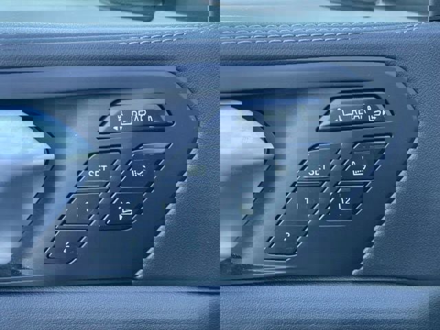 Used 2023 BMW X7 xDrive40i w/ Executive Package image 16