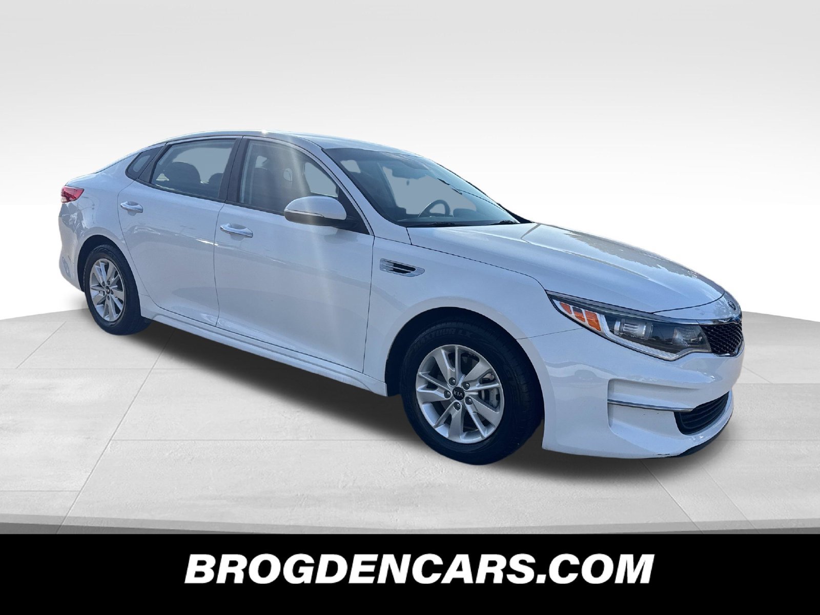 Used 2016 Kia Optima LX FWD 360° Tour