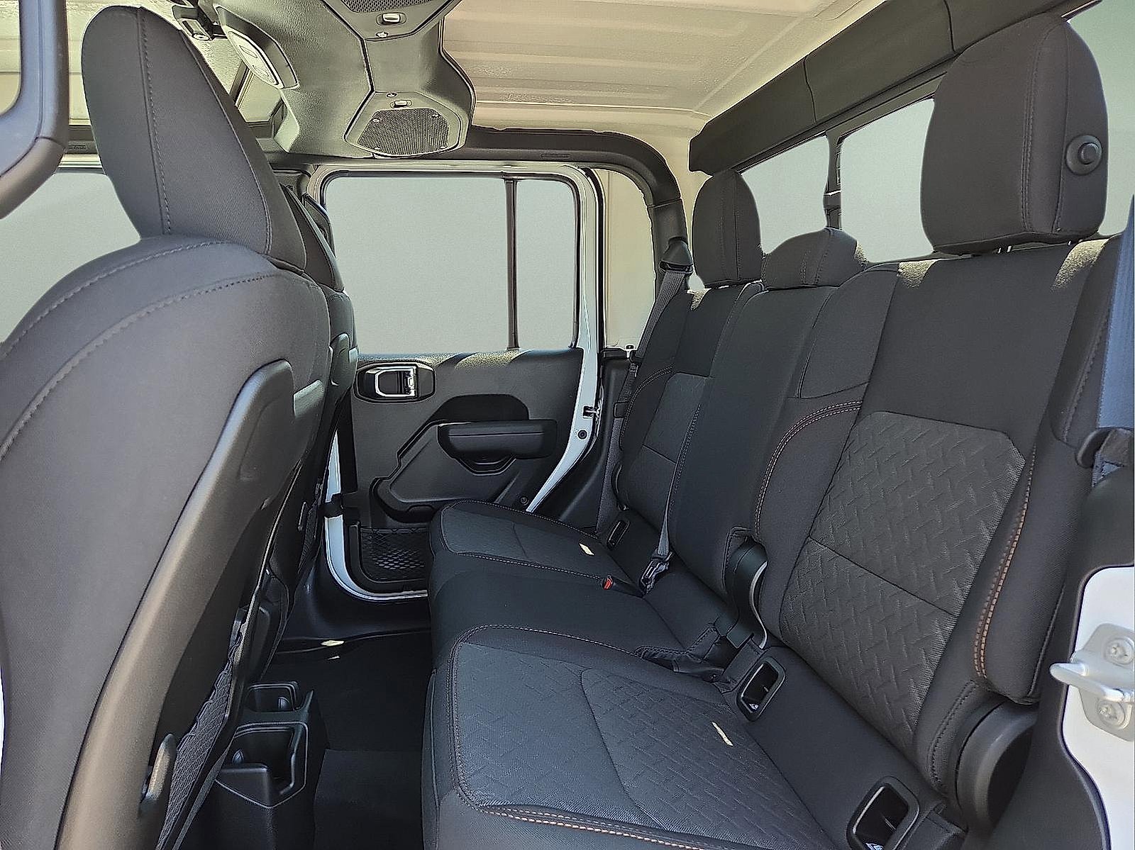 New 2025 Jeep Gladiator Mojave w/ Steel Bumper Group image 10