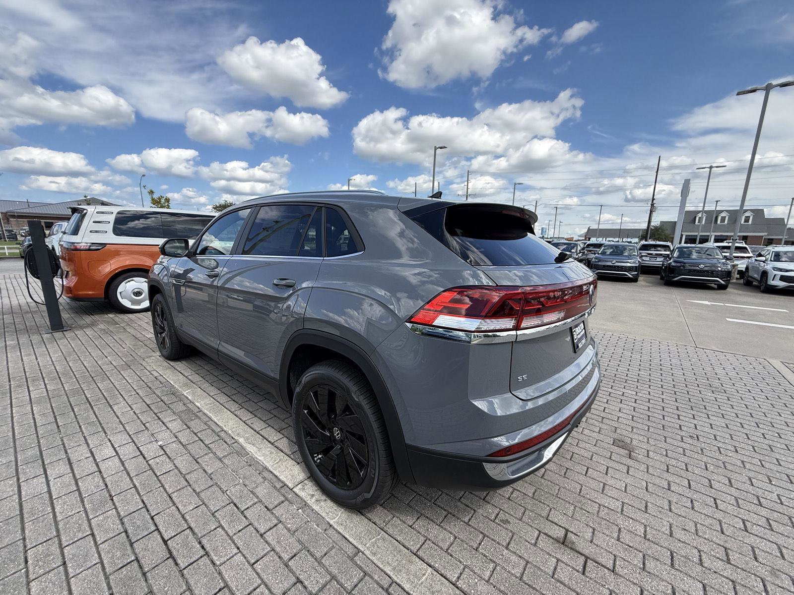 New 2026 Volkswagen Atlas Cross Sport SE image 7