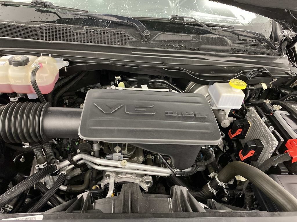 Used 2023 RAM 1500 4x4 Crew Cab image 30