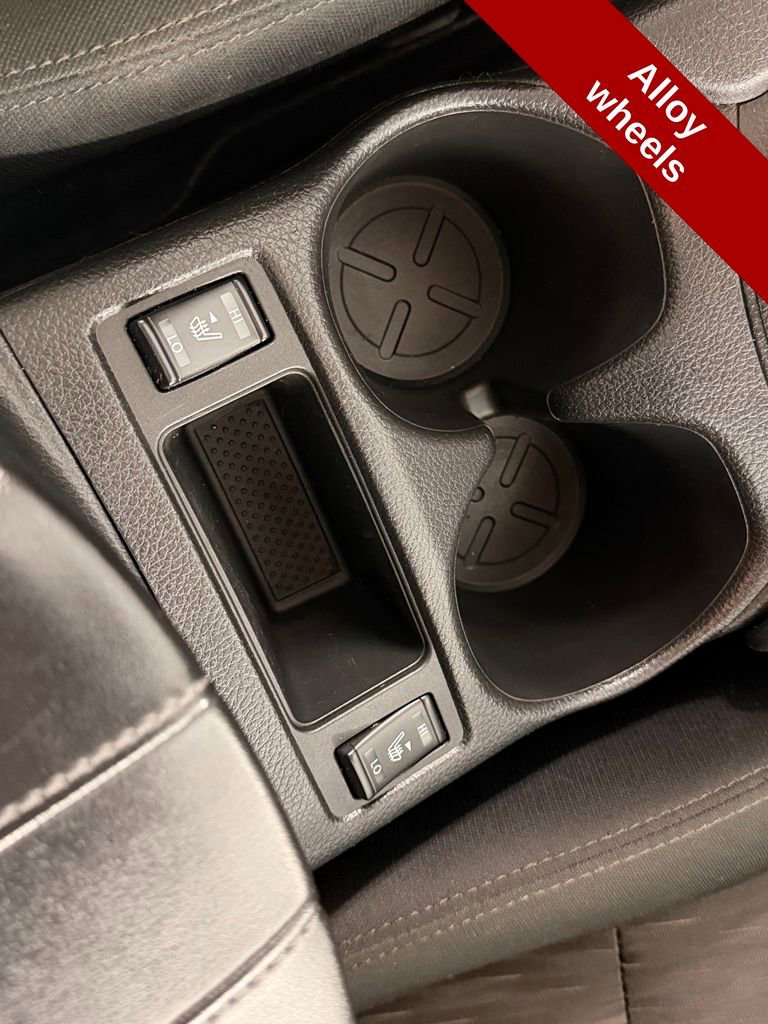 Used 2020 Nissan Rogue SV image 29