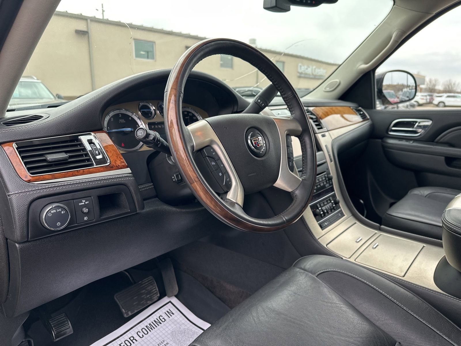 Used 2014 Cadillac Escalade ESV Platinum AWD/4WD image 15