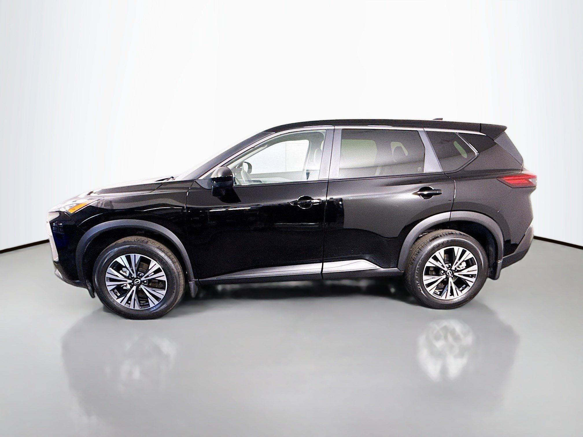 Used 2023 Nissan Rogue SV image 6