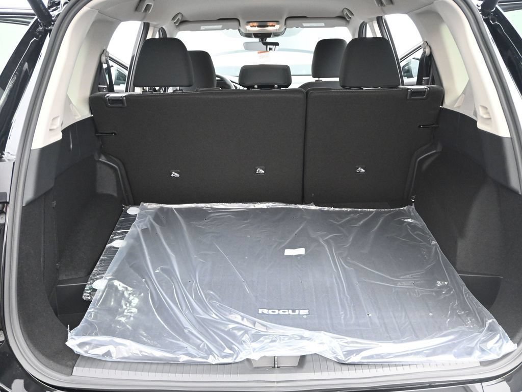 Certified 2026 Nissan Rogue SV FWD image 15