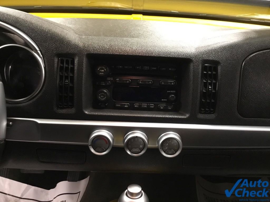 Used 2003 Chevrolet SSR w/ Preferred Equipment Group RWD image 49