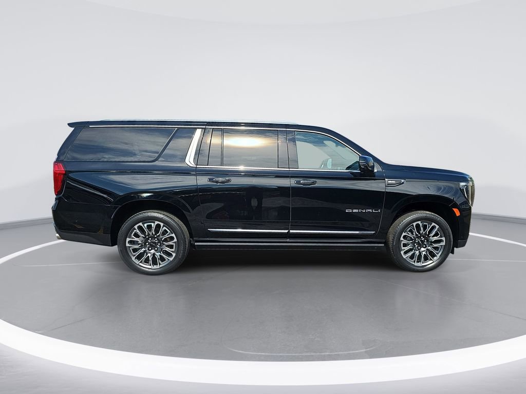 Used 2023 GMC Yukon XL Denali Ultimate image 2
