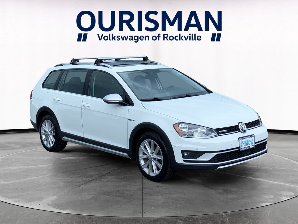 Used 2017 Volkswagen Golf Alltrack SE AWD/4WD image 1