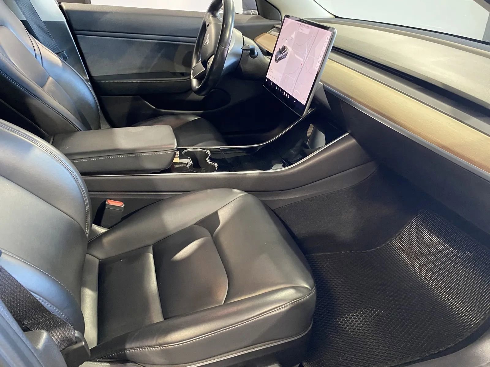 Used 2019 Tesla Model 3 Standard Range Plus image 6