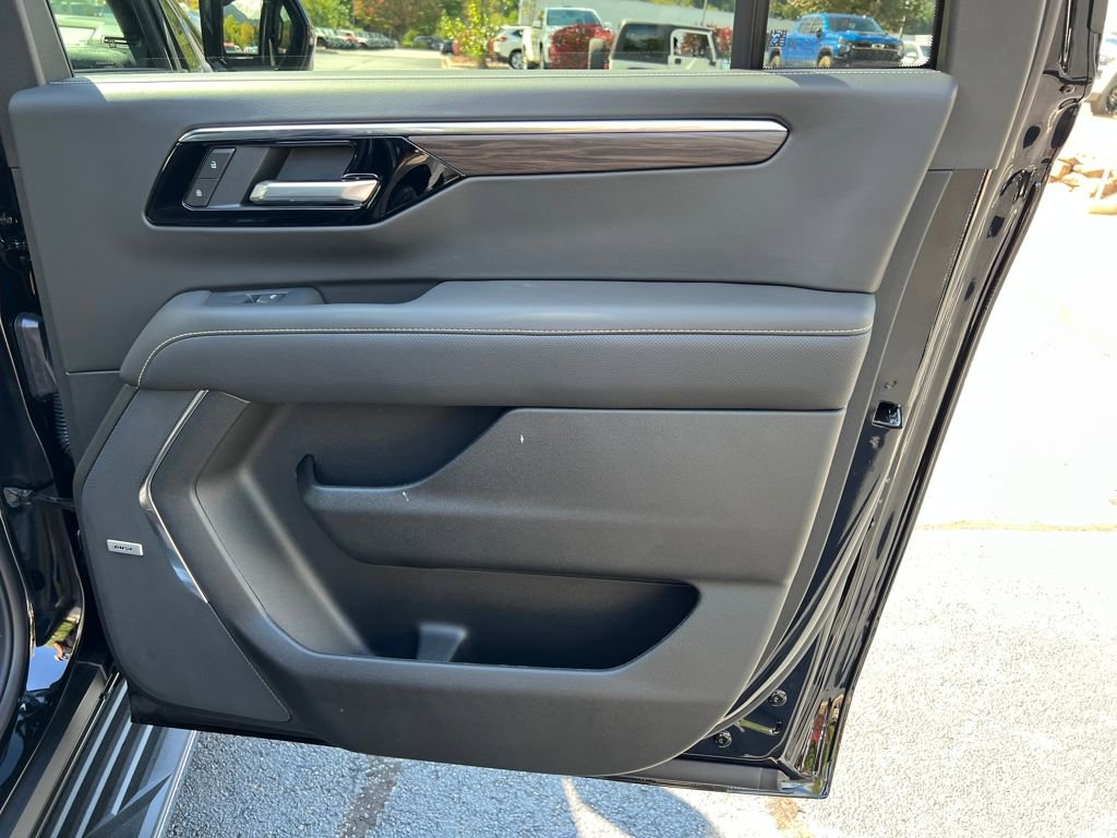 New 2026 Chevrolet Suburban Premier w/ Sun And Tow Package image 24