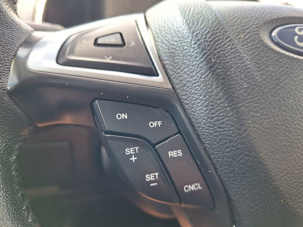 Used 2018 Ford Edge SEL w/ Class II Trailer Tow Package AWD/4WD image 13